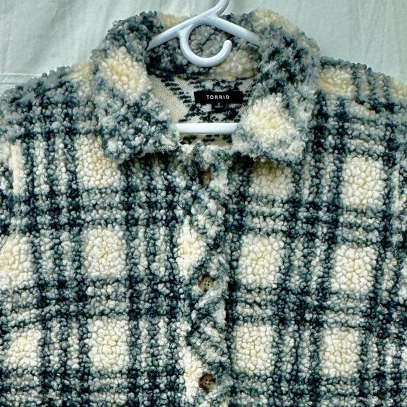 Torrid Sherpa Button Front Long Sleeve Shacket Women +2 Ivory Plaid - Picture 2 of 9